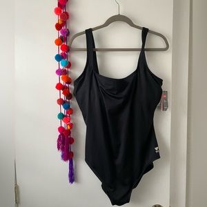 🖤 TYR black swimsuit one-piece
